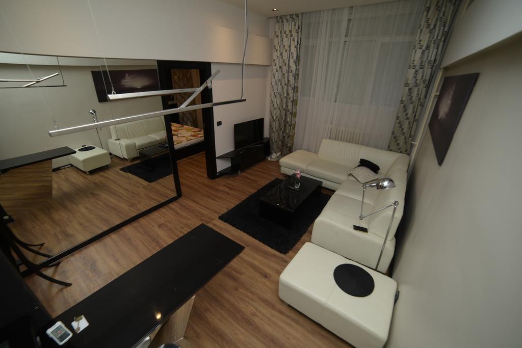 City Place Apartments Belgrado Esterno foto