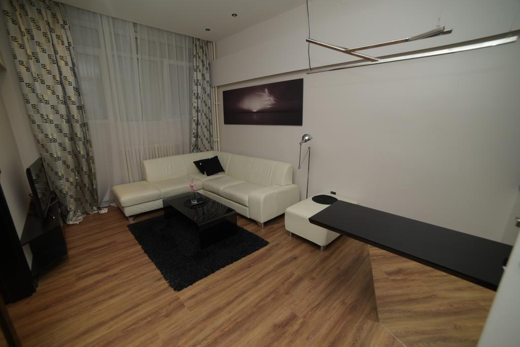 City Place Apartments Belgrado Esterno foto